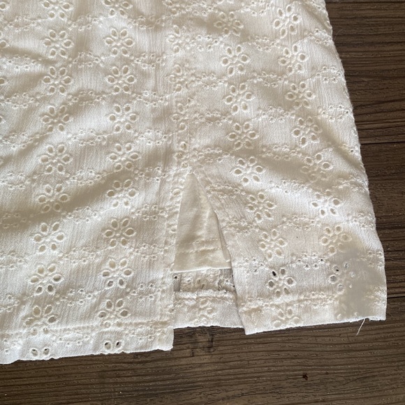*NWOT* CJ Cruz white eyelet dress - Picture 2 of 7